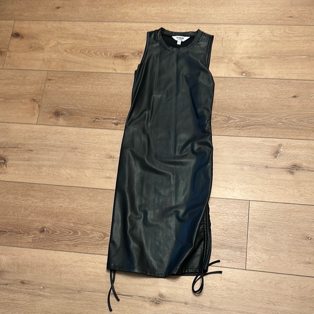 Black Sleeveless Dress